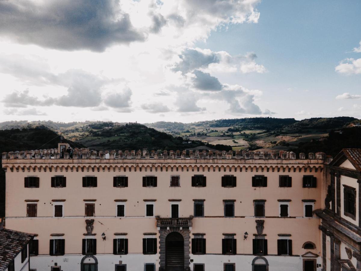 Castello Costaguti Hotel Roccalvecce Buitenkant foto