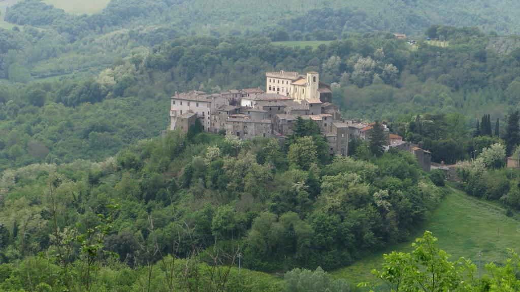 Castello Costaguti Hotel Roccalvecce Buitenkant foto